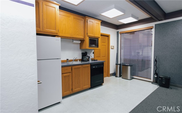 14280 Lakeshore Drive, Clearlake