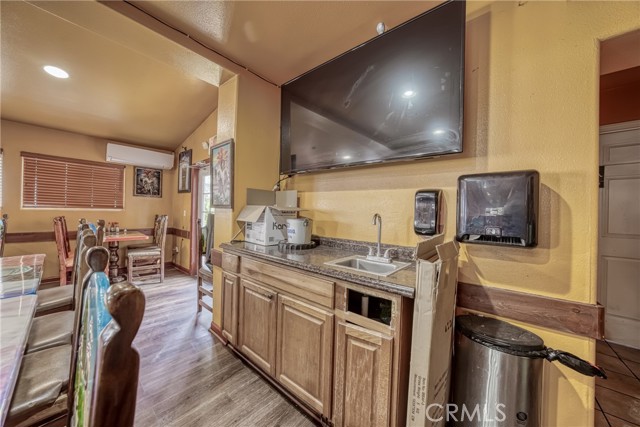 14094 Lakeshore Drive, Clearlake