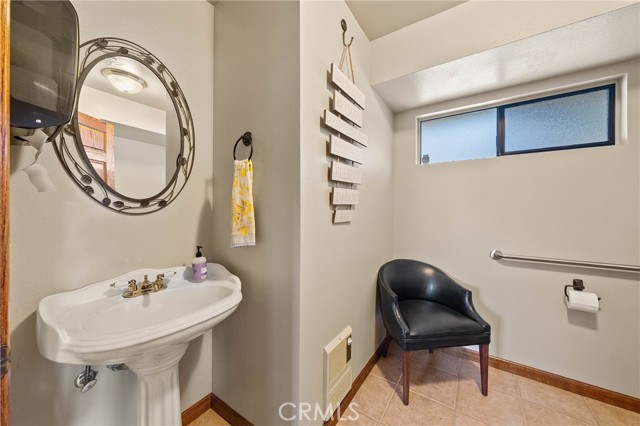 1002 11th Street, Lakeport