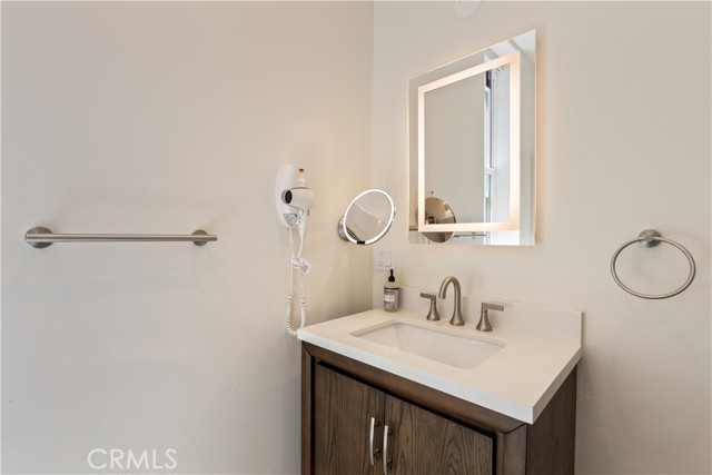 302 N Main Street, Lakeport