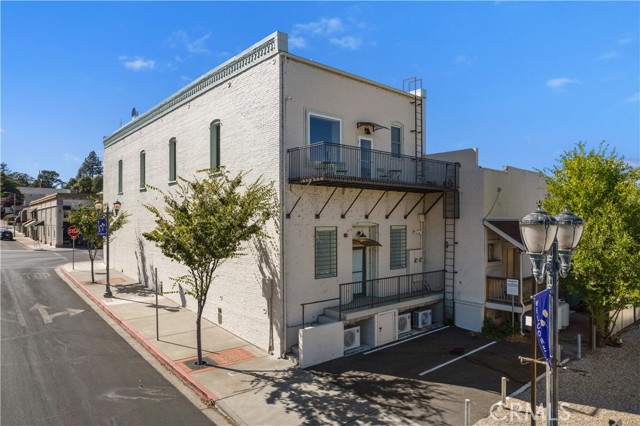 302 N Main Street, Lakeport