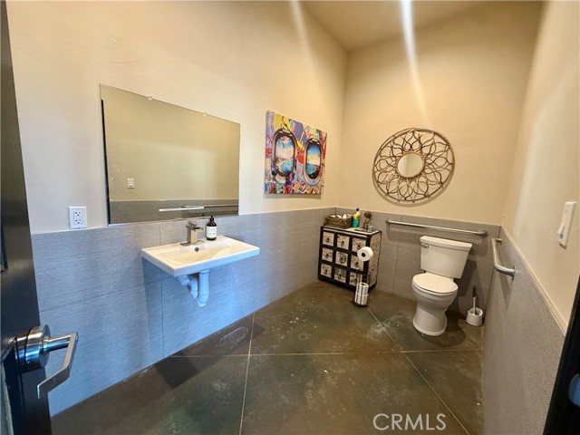 2480 S Main Street, Lakeport