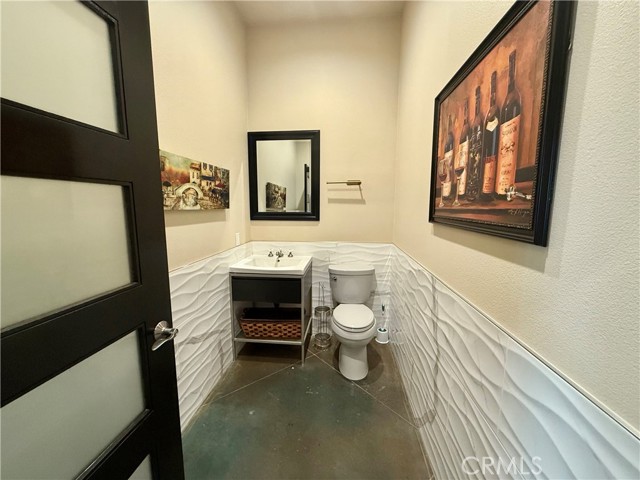 2480 S Main Street, Lakeport