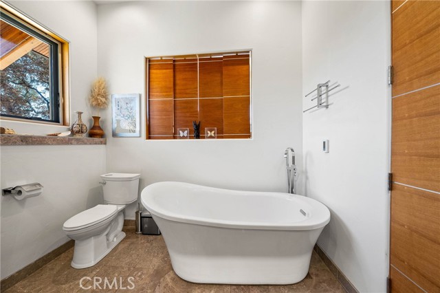 5700 Roland Road, Lucerne