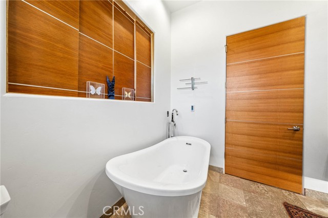 5700 Roland Road, Lucerne