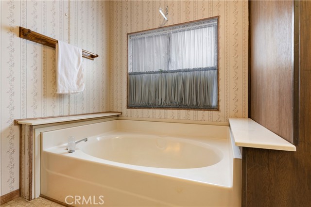 2776 Lakeshore, Lakeport