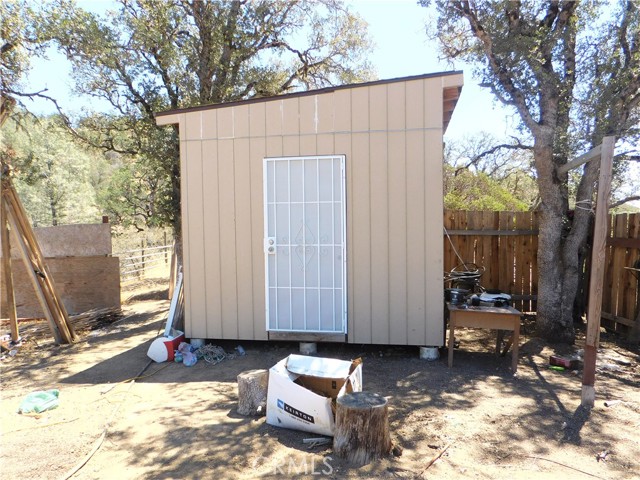 997 Watertrough Rd, Clearlake Oaks