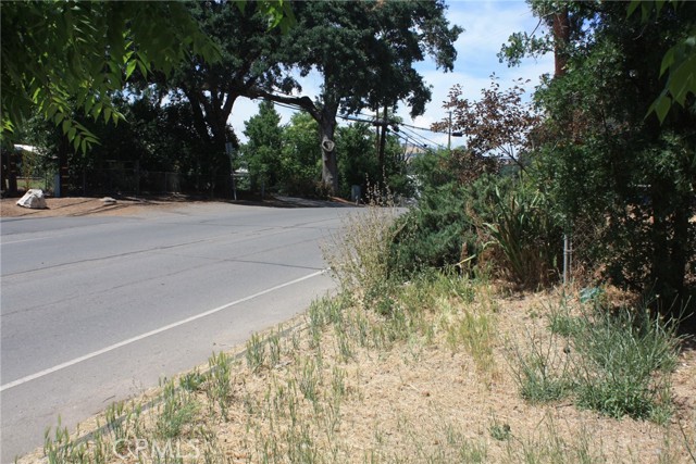 5582 Cottage Avenue, Clearlake