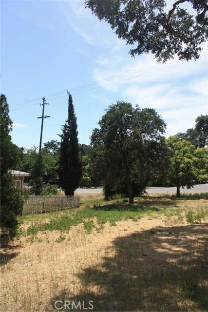 5582 Cottage Avenue, Clearlake