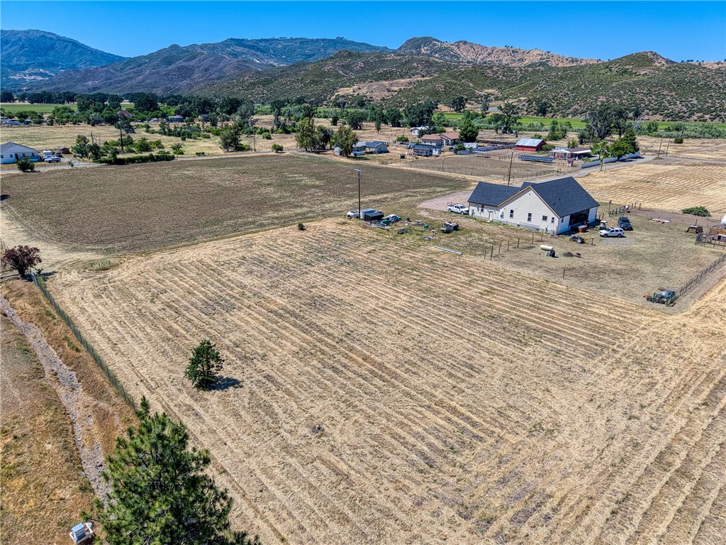 20664 Santa Cruz Avenue, Middletown