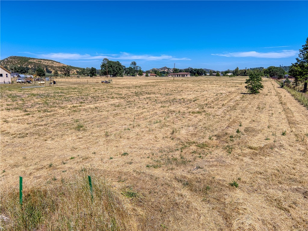 20664 Santa Cruz Avenue, Middletown