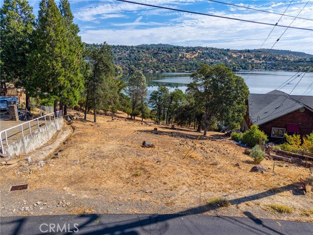 17200 Knollview Drive, Hidden Valley Lake