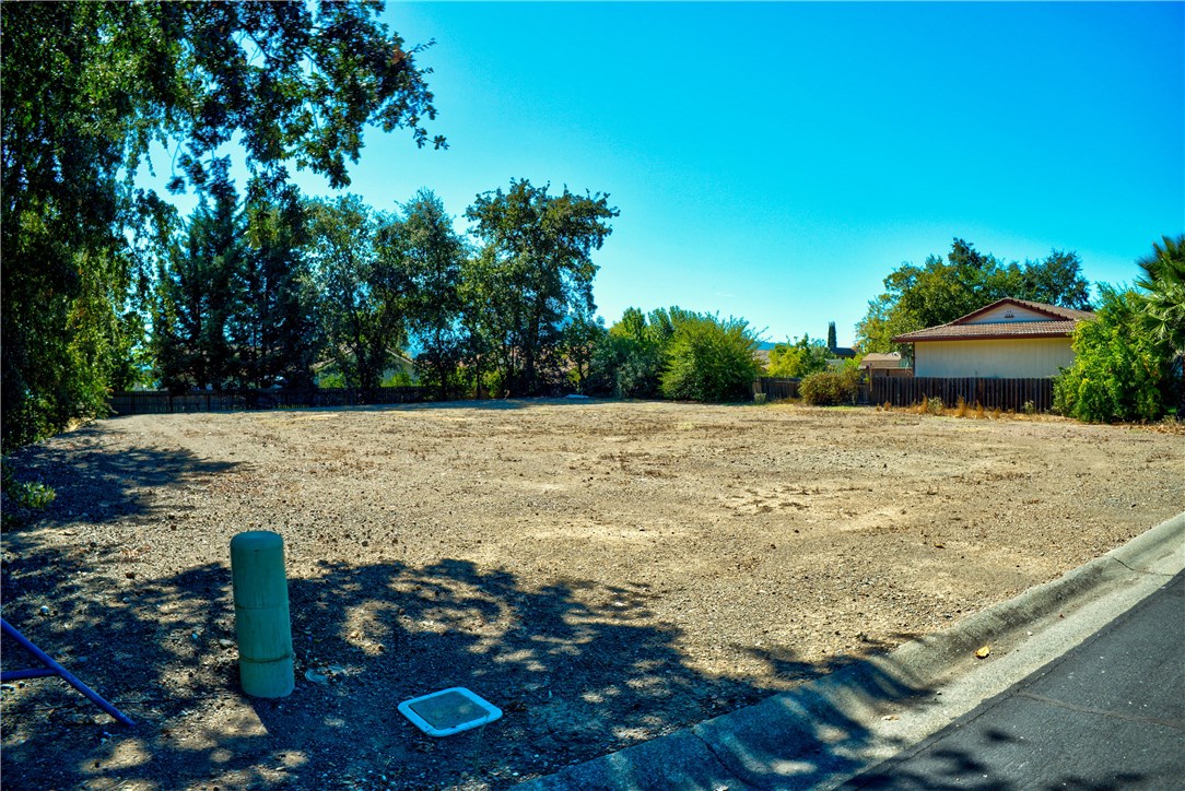 8541 Paradise Valley Boulevard, Lucerne