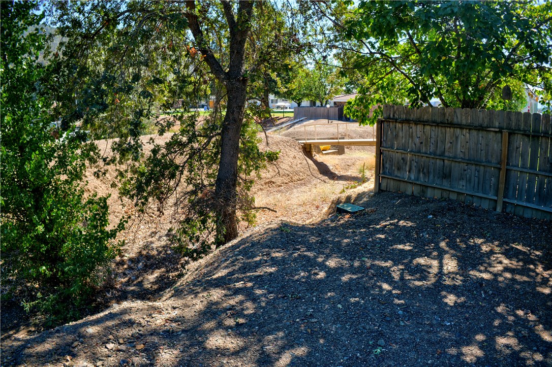 8541 Paradise Valley Boulevard, Lucerne