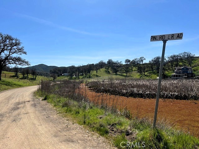 355 Pine Ridge, Lakeport