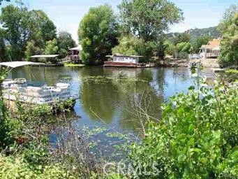 555 Keys Boulevard, Clearlake Oaks