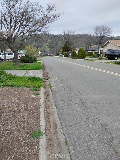 555 Keys Boulevard, Clearlake Oaks