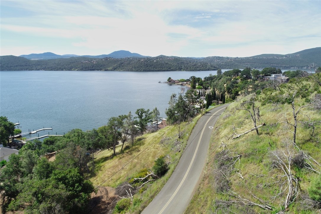 3168 Oak Crest, Clearlake