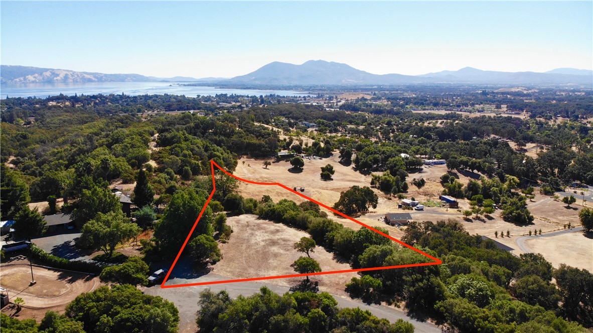 1985 Bastian Court, Lakeport