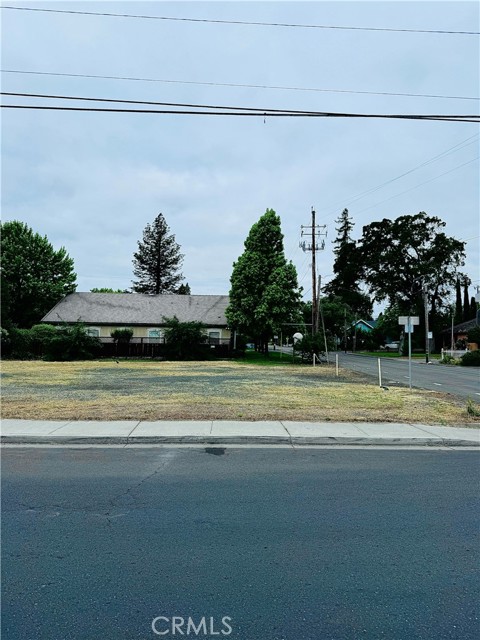 1095 N Main Street, Lakeport