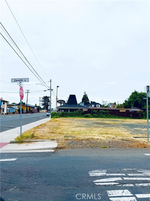 1095 N Main Street, Lakeport