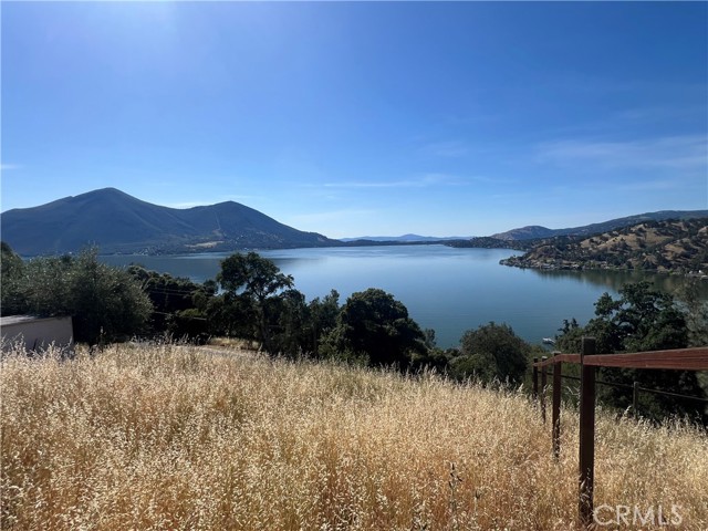 2995 Oak Crest Drive, Clearlake