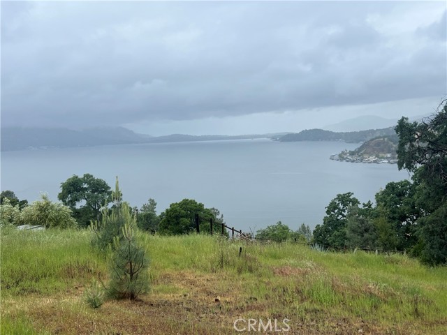 2995 Oak Crest Drive, Clearlake