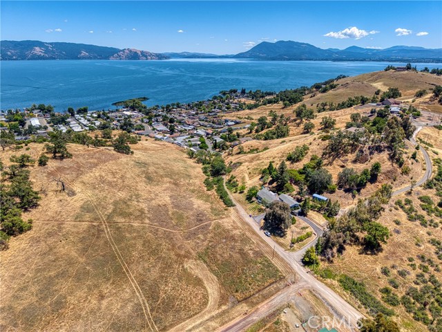 670 Walnut, Lakeport