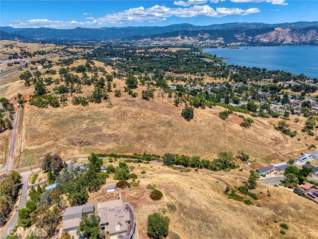 670 Walnut, Lakeport