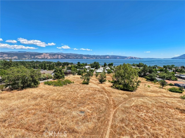 670 Walnut, Lakeport
