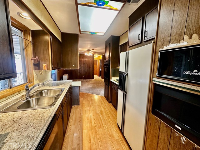 4265 LAKESHORE Boulevard, Lakeport