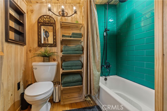 17040 Edgewood Way, Cobb