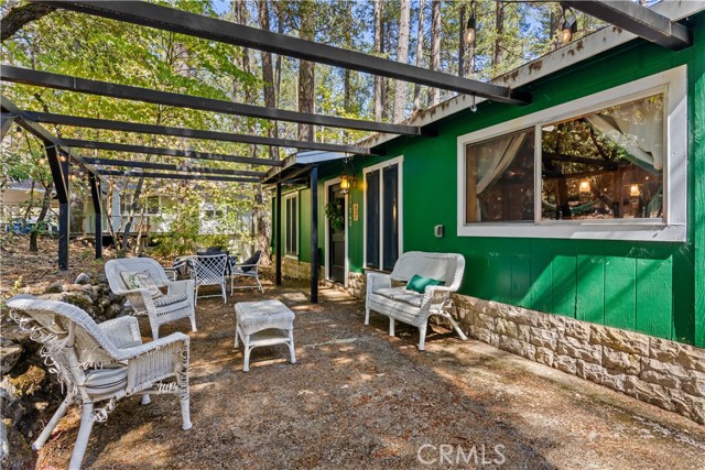 17040 Edgewood Way, Cobb