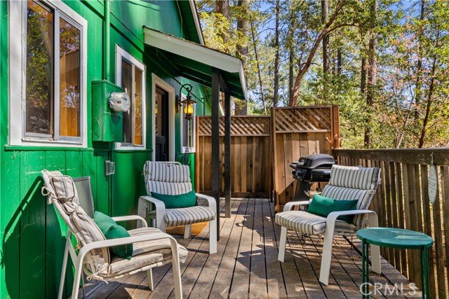 17040 Edgewood Way, Cobb