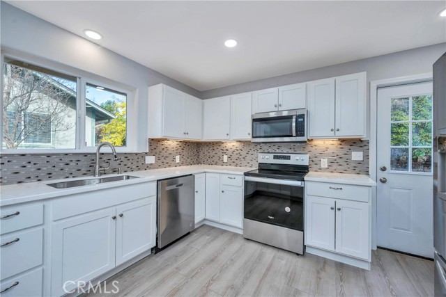 19208 Stonegate Rd, Hidden Valley Lake