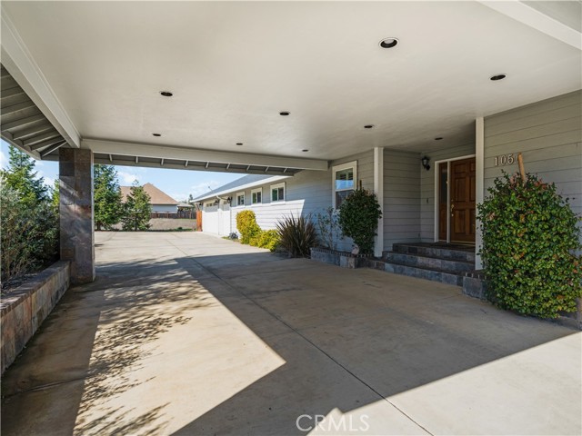 1050 Oak Park Way, Lakeport