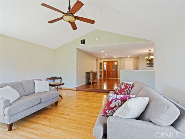 1050 Oak Park Way, Lakeport