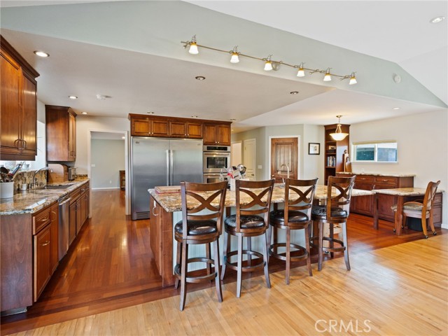 1050 Oak Park Way, Lakeport