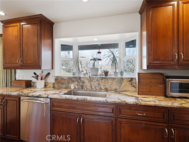 1050 Oak Park Way, Lakeport
