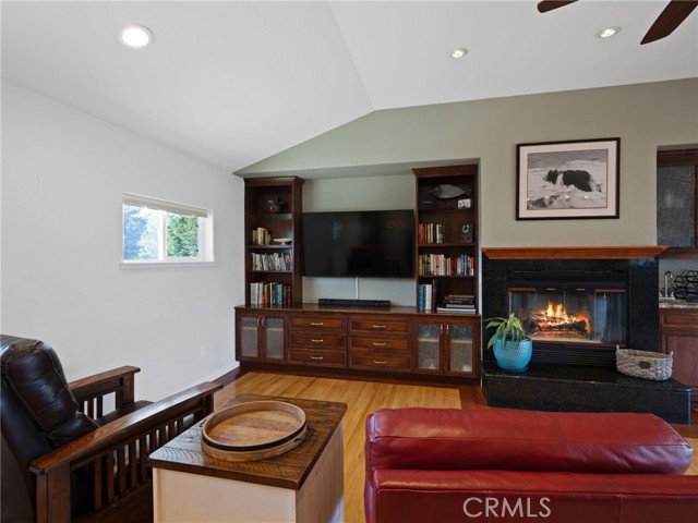 1050 Oak Park Way, Lakeport