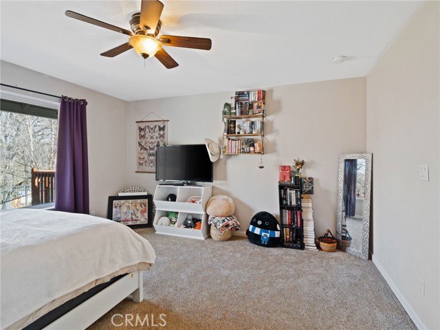 1050 Oak Park Way, Lakeport