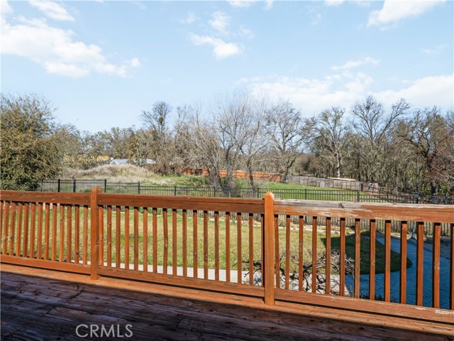 1050 Oak Park Way, Lakeport