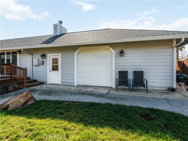 1050 Oak Park Way, Lakeport
