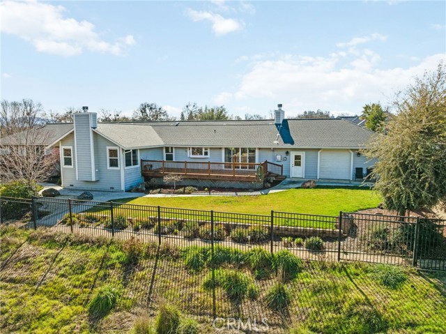 1050 Oak Park Way, Lakeport