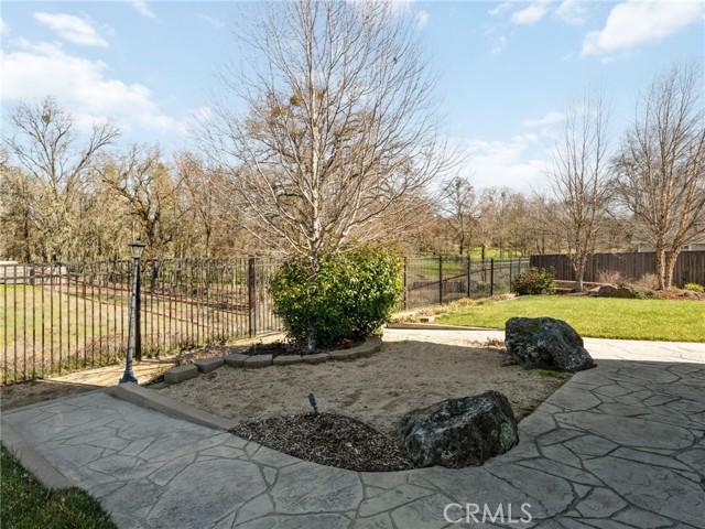 1050 Oak Park Way, Lakeport