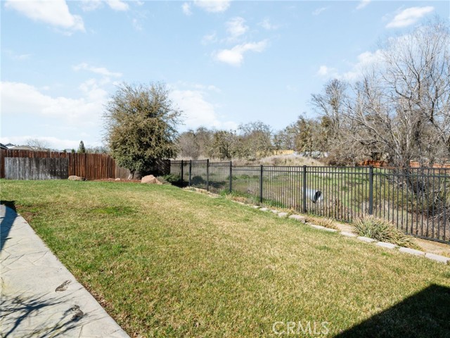 1050 Oak Park Way, Lakeport