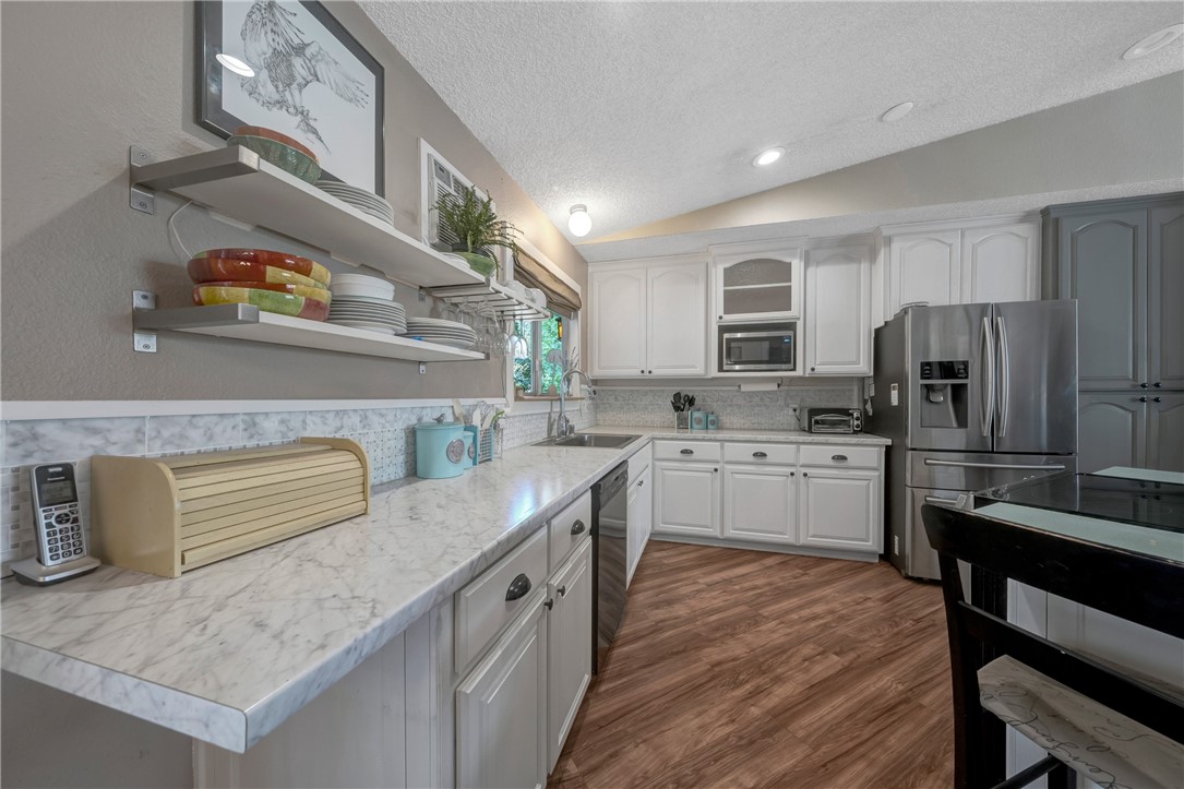 16675 Mountain View Drive, Cobb