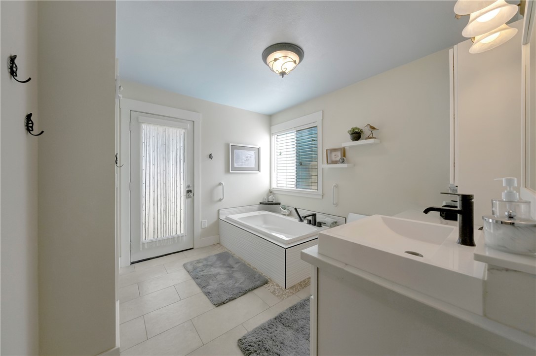 16675 Mountain View Drive, Cobb