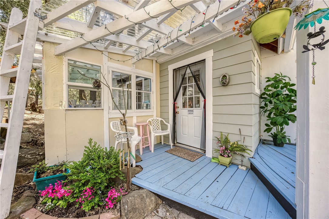 16675 Mountain View Drive, Cobb