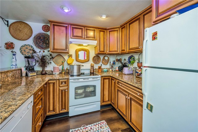 10 Royale Avenue, Lakeport